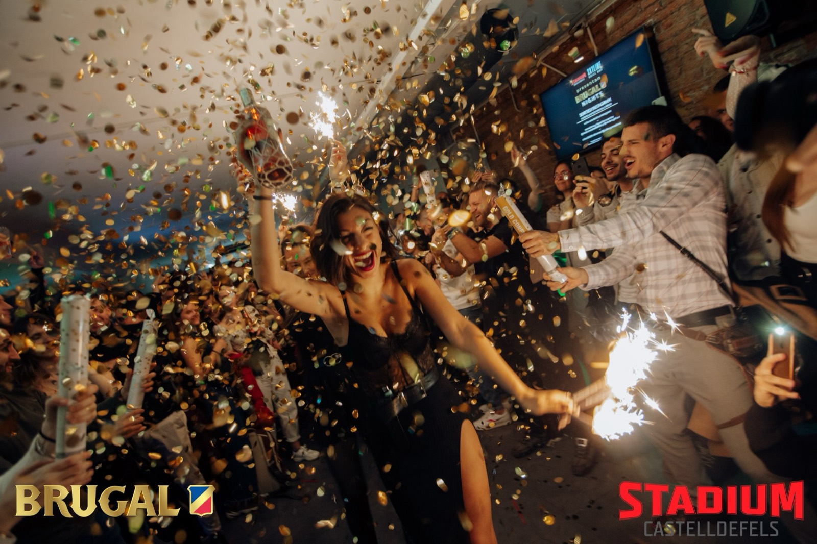 Confeti en una fiesta privada en Stadium