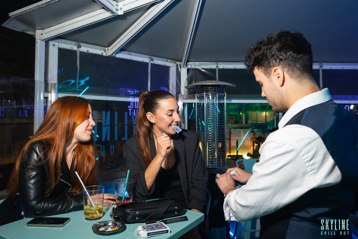 Servicio de shisha en mesa